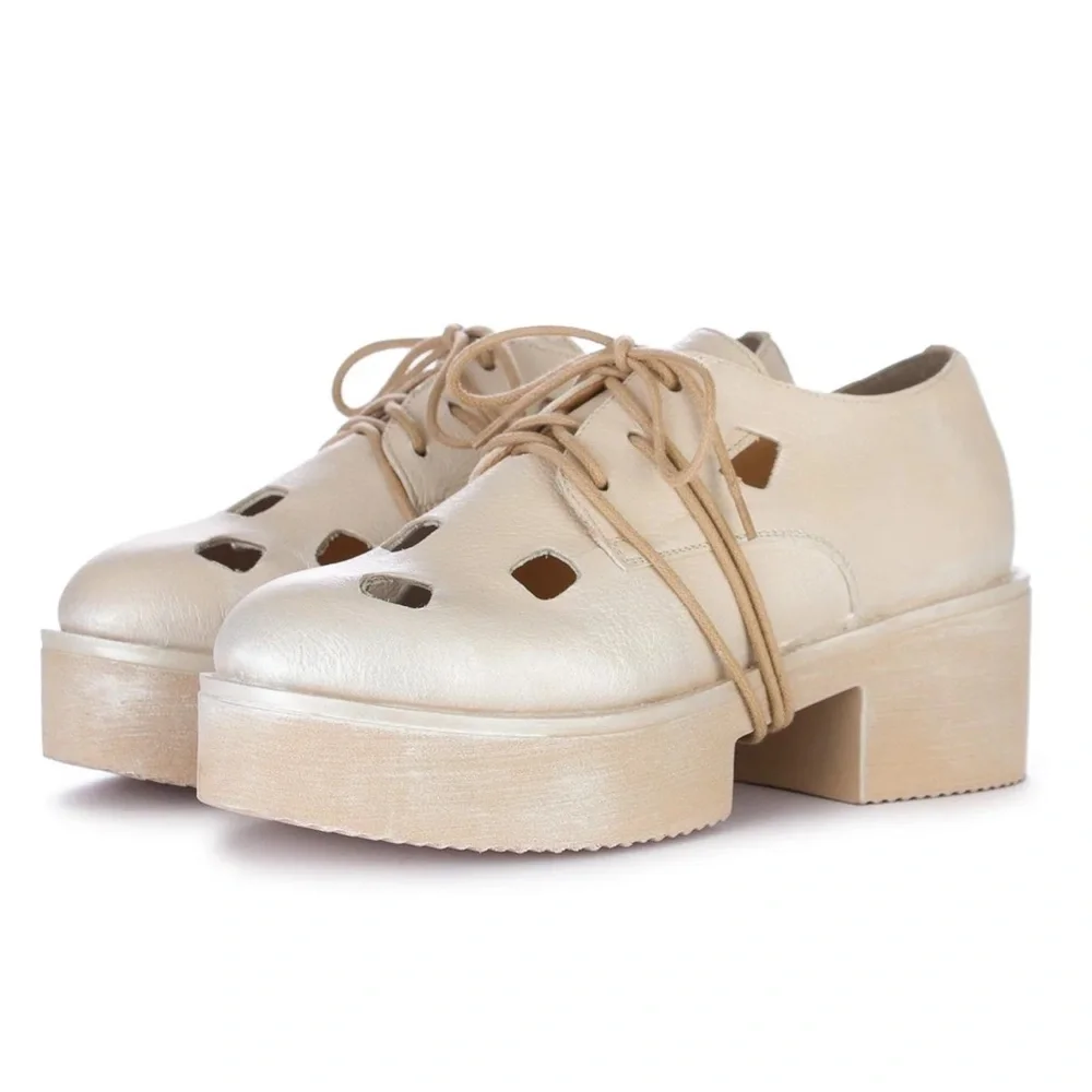PAPUCEI Camelia Beige Laser Cut Leather Lace Up Platform Flatforms NWT Size 38